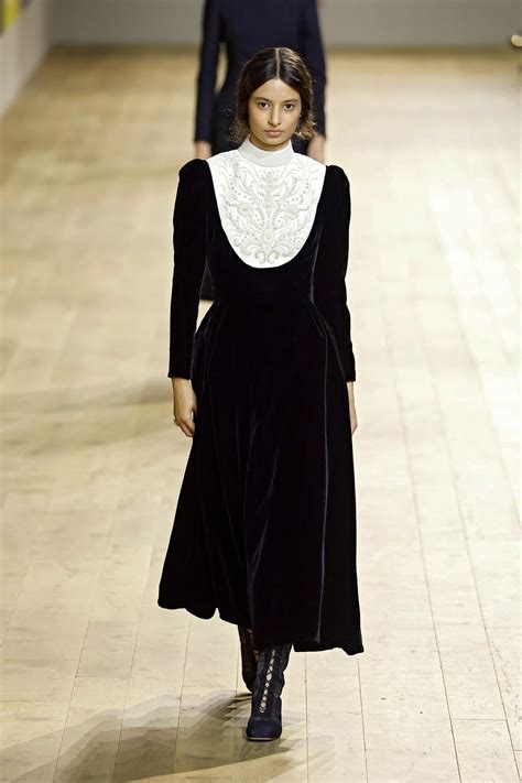 Stipendi presso Christian Dior Couture .